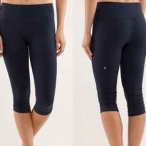 Lululemon Athletica In The Flow Scrunch Crop Leggings 6 Gray